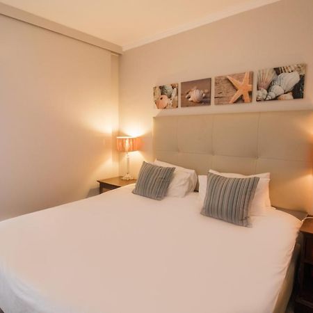 Camps Bay One Bedroom Apartment - Luxury Stay With Sea Viea Kaapstad Buitenkant foto