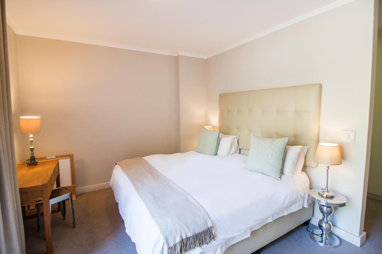 Camps Bay One Bedroom Apartment - Luxury Stay With Sea Viea Kaapstad Buitenkant foto